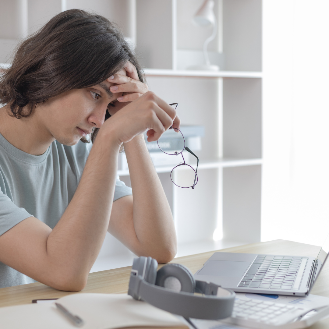 ESTRESSE FINANCEIRO: O IMPACTO DEVASTADOR DAS DÍVIDAS EM SEU CORPO E MENTE